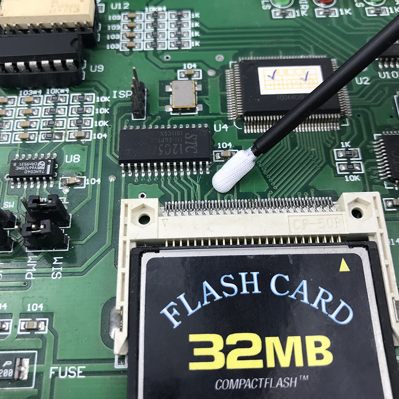 Polyester rajutan berujung polyester